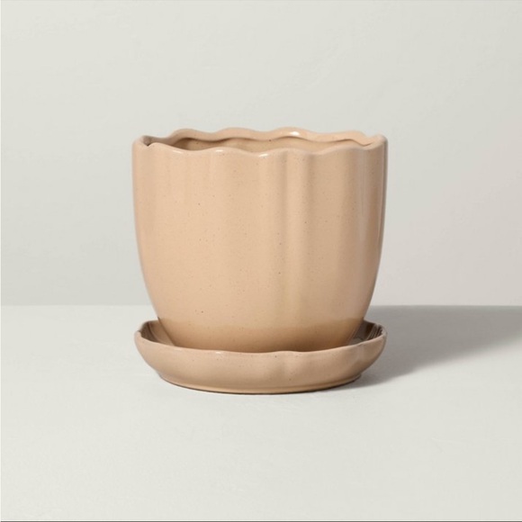 Hearth & Hand Other - Hearth & Hand 6" Scalloped Edge Stoneware Planter Pot with Saucer Tan NWT